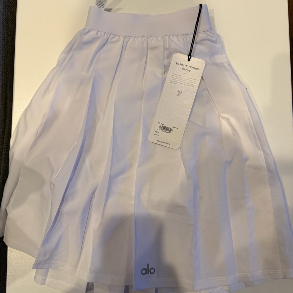 ALO Yoga Women's Classic White Skater Skirt